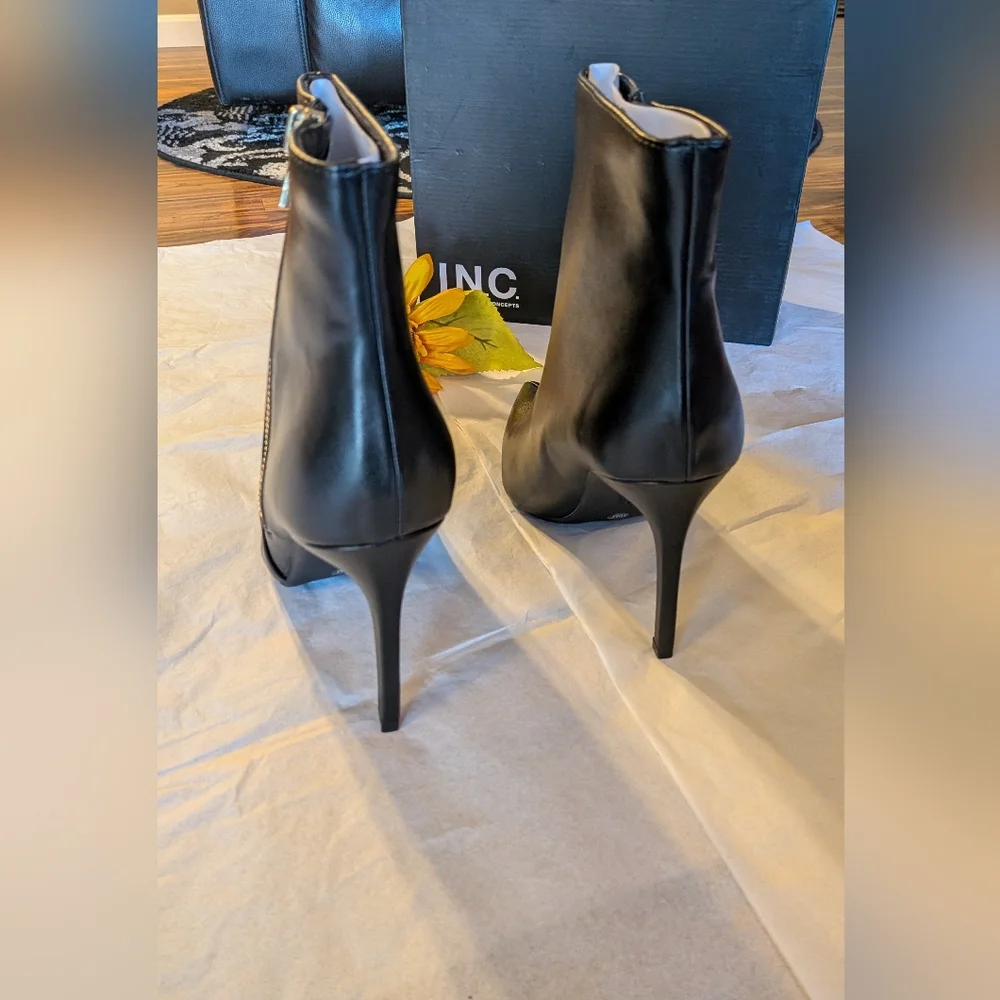 NWT! I.N.C. Women's Black Pointed-Toe Zip Booties Size 10M - Picture 4 of 6